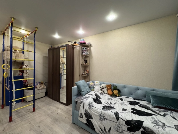 . Вариант № 9838805, 18, площадь - 90 квм, цена 8240000 рублей