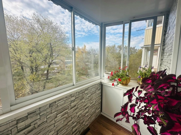 Купить трехкомнатную квартиру в Приморском крае. Вариант № 7592047, 17, площадь -  квм, цена 7000000 рублей