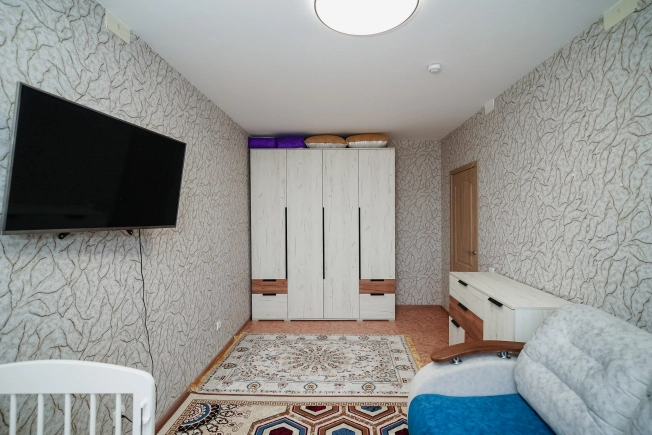 Купить однокомнатную квартиру в Омске. Вариант № 8464559, 6, площадь -  квм, цена 3950000 рублей