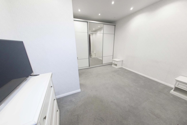 Купить таунхаус в Камешкове. Вариант № 7651033, 18, площадь - квм, цена 18400000 рублей