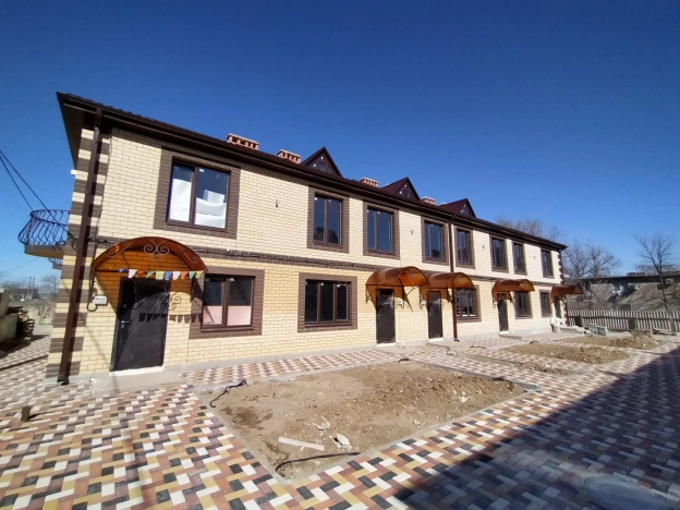 Купить двухкомнатную квартиру на вторичке в Микрорайоне 4-й, Элиста в Элисте. Вариант № 6560, 0, площадь -  квм, цена 3500000 рублей