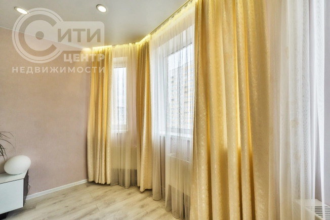 Купить трехкомнатную квартиру в Воронеже. Вариант № 1262803, 3, площадь -  квм, цена 9990000 рублей