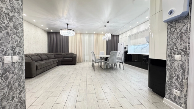 Купить трехкомнатную квартиру в Северодвинске. Вариант № 17564, 5, площадь -  квм, цена 16499000 рублей