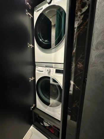 Купить квартиру в Москве. Вариант № 9200335, 24, площадь -  квм, цена 65000000 рублей