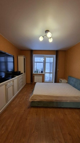 Купить трехкомнатную квартиру в Новосибирске. Вариант № 9858541, 25, площадь -  квм, цена 10800000 рублей