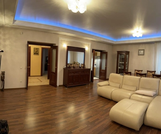 Купить двухкомнатную квартиру в Омске. Вариант № 2837, 2, площадь -  квм, цена 11949000 рублей