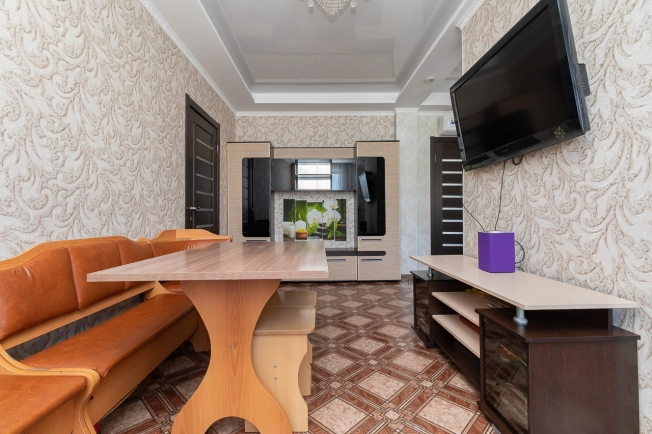 Купить дом в Омске. Вариант № 5779, 9, площадь -  квм, цена 9360000 рублей