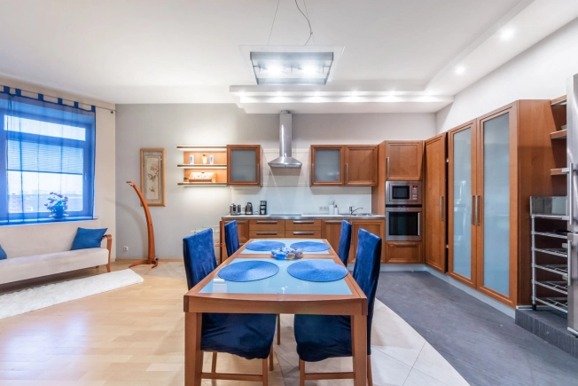 Купить квартиру в Москве. Вариант № 9089382, 6, площадь -  квм, цена 35999000 рублей