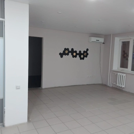 Снять коммерческую недвижимость в Тобольске. Вариант № 9107484, 8, площадь -  квм, цена 70000 рублей