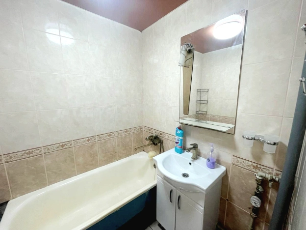 Купить трехкомнатную квартиру в Керчи. Вариант № 6062053, 16, площадь - квм, цена 6500000 рублей