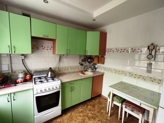 Купить квартиру в Омске. Вариант № 37922, 4, площадь -  квм, цена 4550000 рублей