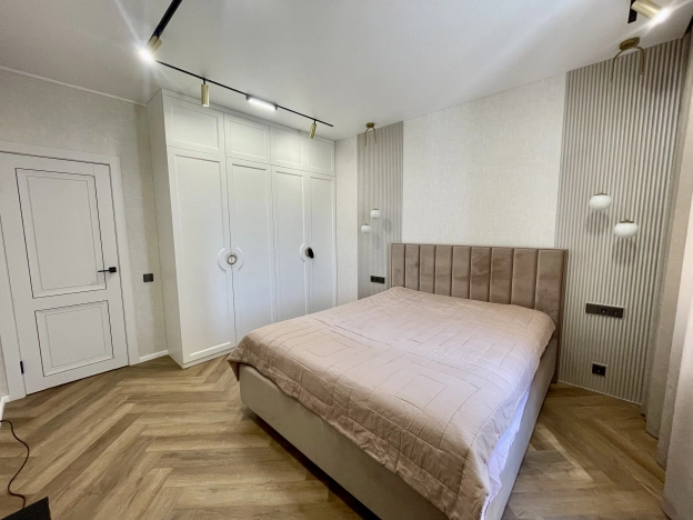 Купить двухкомнатную квартиру в Новороссийске. Вариант № 40470, 10, площадь -  квм, цена 16200000 рублей