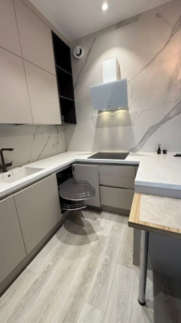 Купить двухкомнатную квартиру в районе Василеостровский в Санкт-Петербурге. Вариант № 9624169, 3, площадь -  квм, цена 33000000 рублей