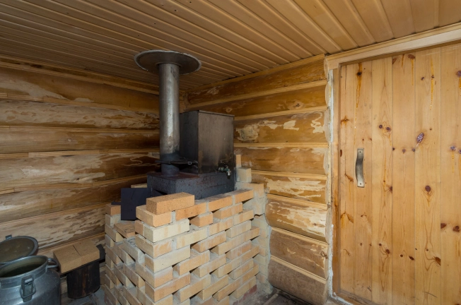 Купить дом на улице Набережная в Тюменской области. Вариант № 15741, 28, площадь -  квм, цена 3500000 рублей