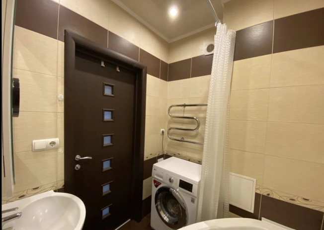 Купить трехкомнатную квартиру на улице Олега Кошевого в Калининграде. Вариант № 50449, 9, площадь -  квм, цена 7980000 рублей