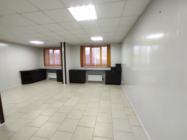 Купить коммерческую недвижимость в Омске. Вариант № 9430371, 2, площадь -  квм, цена 11000000 рублей