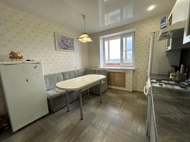 Купить трехкомнатную квартиру в Сыктывкаре. Вариант № 11250, 4, площадь -  квм, цена 5700000 рублей