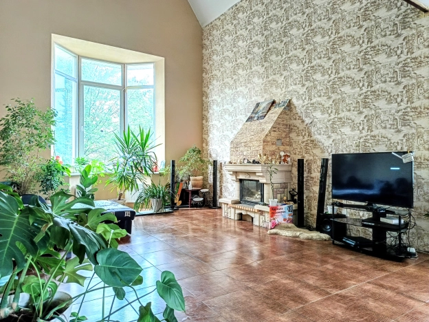 Купить дом в Москве. Вариант № 11533, 18, площадь - квм, цена 20000000 рублей