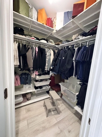 Купить трехкомнатную квартиру в Омске. Вариант № 3274754, 7, площадь -  квм, цена 12700000 рублей