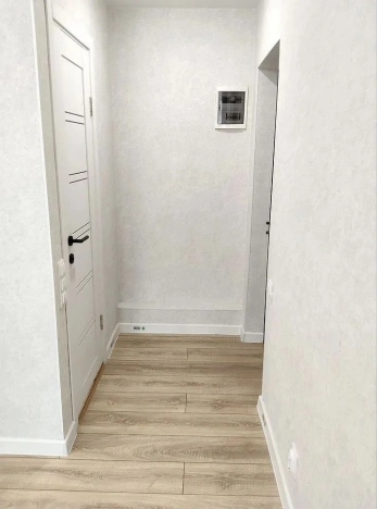 Купить однокомнатную квартиру в Ростовской области. Вариант № 527780, 9, площадь -  квм, цена 2350000 рублей