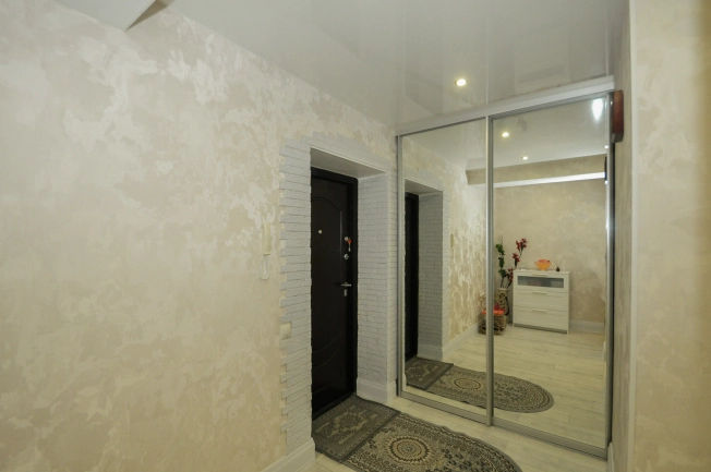 Купить двухкомнатную квартиру на улице Линейная в Новосибирской области. Вариант № 9545458, 13, площадь -  квм, цена 6000000 рублей