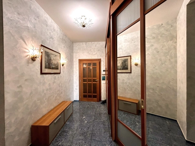 Купить квартиру в Москве. Вариант № 2082822, 12, площадь - квм, цена 58990000.0000 рублей