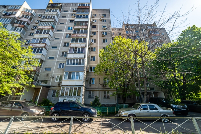 Купить двухкомнатную квартиру на улице Ставропольская в Краснодаре. Вариант № 2630268, 12, площадь -  квм, цена 7700000 рублей