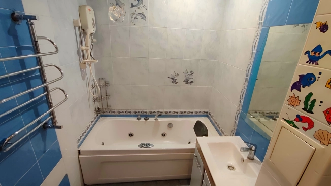 Купить двухкомнатную квартиру в Ростовской области. Вариант № 9799745, 18, площадь -  квм, цена 8500000 рублей