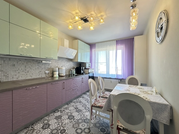 Купить трехкомнатную квартиру в районе Приморский в Санкт-Петербурге. Вариант № 7172743, 0, площадь -  квм, цена 18000000 рублей