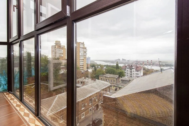 Купить двухкомнатную квартиру в районе Кировский в Ростове-на-Дону. Вариант № 27928, 13, площадь -  квм, цена 12589999 рублей