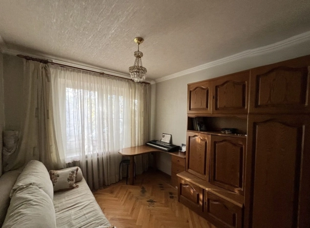 Купить трехкомнатную квартиру в Ростовской области. Вариант № 9259264, 3, площадь -  квм, цена 8400000 рублей