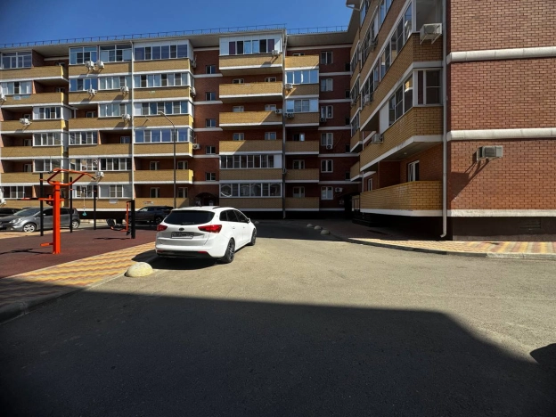 Купить однокомнатную квартиру на улице Героев-Разведчиков в Краснодаре. Вариант № 3355092, 13, площадь -  квм, цена 2950000 рублей