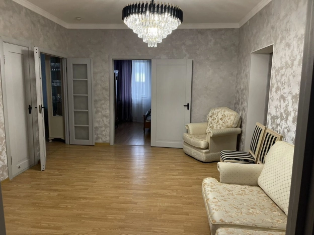 Купить четырехкомнатную квартиру в районе Сокол в Москве. Вариант № 34561, 18, площадь -  квм, цена 24000000 рублей