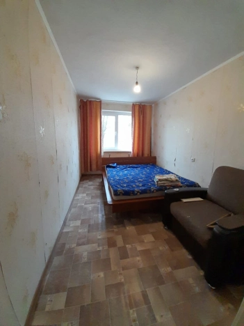 Купить трехкомнатную квартиру на вторичке в Микрорайоне 8-й, Элиста в Элисте. Вариант № 6152, 3, площадь -  квм, цена 4100000 рублей