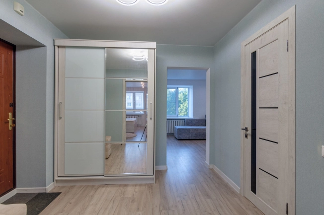 Купить двухкомнатную квартиру на улице Майская в Вологодской области. Вариант № 5447817, 30, площадь -  квм, цена 7900000 рублей