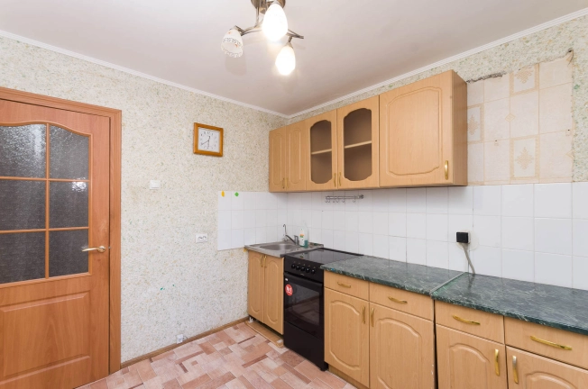 Купить однокомнатную квартиру в Микрорайоне 3-й, Тобольск в Тобольске. Вариант № 35946, 6, площадь -  квм, цена 3500000 рублей