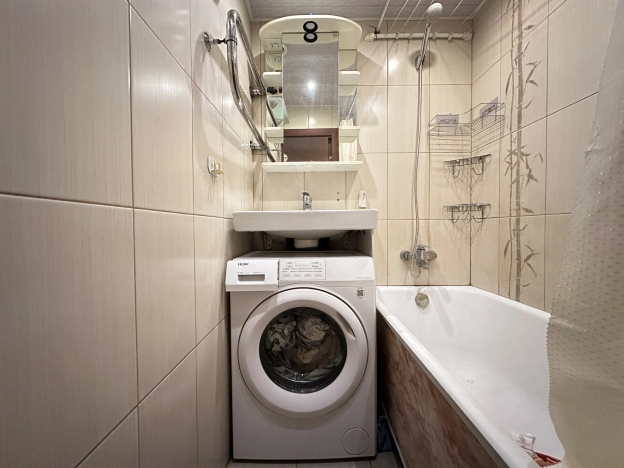 Купить квартиру в Москве. Вариант № 8309078, 8, площадь -  квм, цена 11400000 рублей