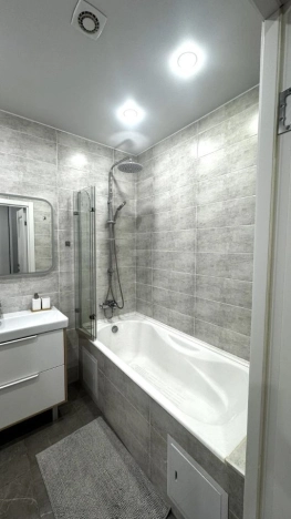 Купить двухкомнатную квартиру в Санкт-Петербурге. Вариант № 10225754, 16, площадь -  квм, цена 18000000 рублей