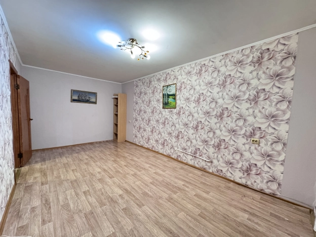 Купить квартиру на вторичке в Уфе. Вариант № 6796656, 1, площадь -  квм, цена 3000000 рублей