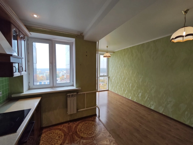 Купить трехкомнатную квартиру в Калуге. Вариант № 7219923, 14, площадь -  квм, цена 15200000 рублей