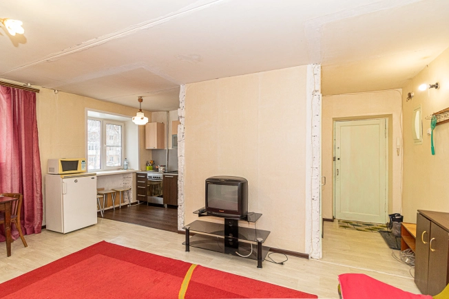 . Вариант № 9668231, 6, площадь - 42 квм, цена 25000 рублей