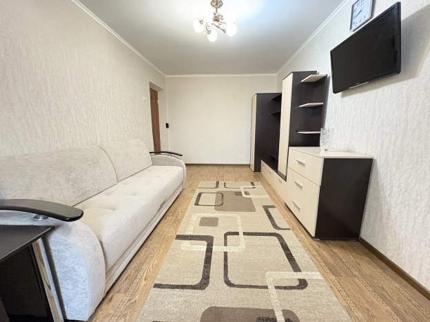 Купить двухкомнатную квартиру в Октябрьском. Вариант № 2156853, 2, площадь -  квм, цена 3370000 рублей