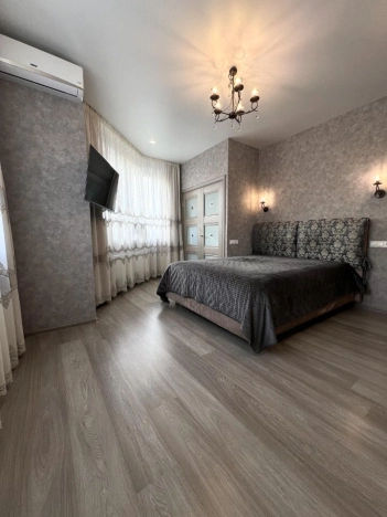 Купить трехкомнатную квартиру в Пушкине. Вариант № 8549199, 1, площадь -  квм, цена 17350000 рублей