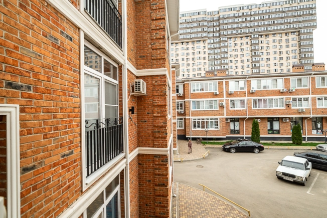 Купить квартиру на улице Цезаря Куникова в Краснодаре. Вариант № 32002, 6, площадь - квм, цена 4150000.0000 рублей
