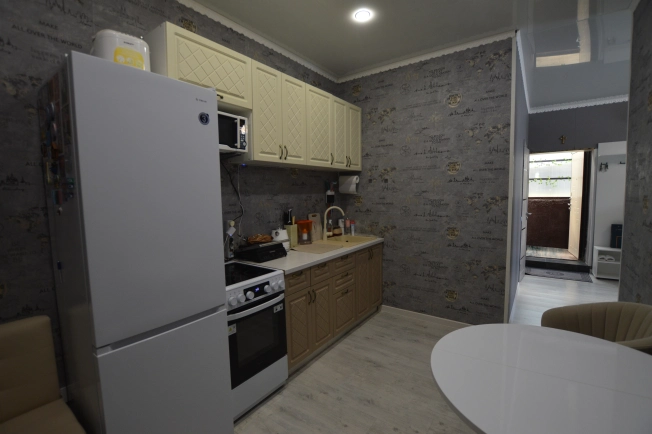 Купить двухкомнатную квартиру в Краснодаре. Вариант № 8854140, 16, площадь -  квм, цена 4300000 рублей