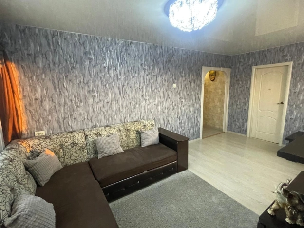 Купить трехкомнатную квартиру на улице Жилмассив в Новосибирской области. Вариант № 9739552, 5, площадь -  квм, цена 8500000 рублей