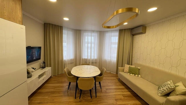 Снять квартиру в Тобольске. Вариант № 2545106, 42, площадь -  квм, цена 80000 рублей