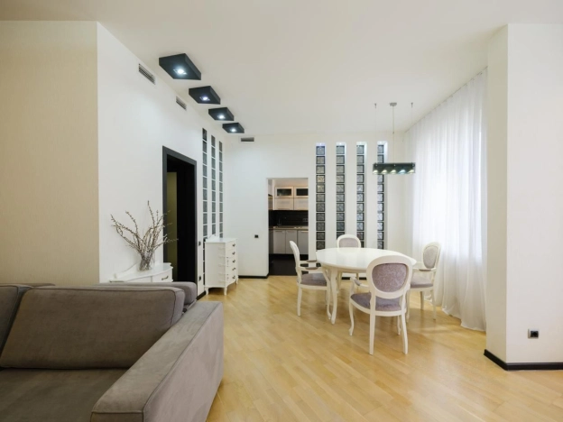 Купить трехкомнатную квартиру на улице Любучанский переулок в Москве. Вариант № 10284193, 8, площадь -  квм, цена 31000000 рублей