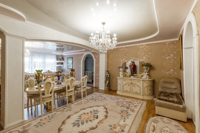 Купить дом в Микрорайоне Порт-Артур в Омске. Вариант № 19424, 3, площадь - квм, цена 11000000 рублей