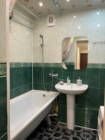 Купить трехкомнатную квартиру в Республике Башкортостан. Вариант № 9198345, 6, площадь -  квм, цена 7500000 рублей